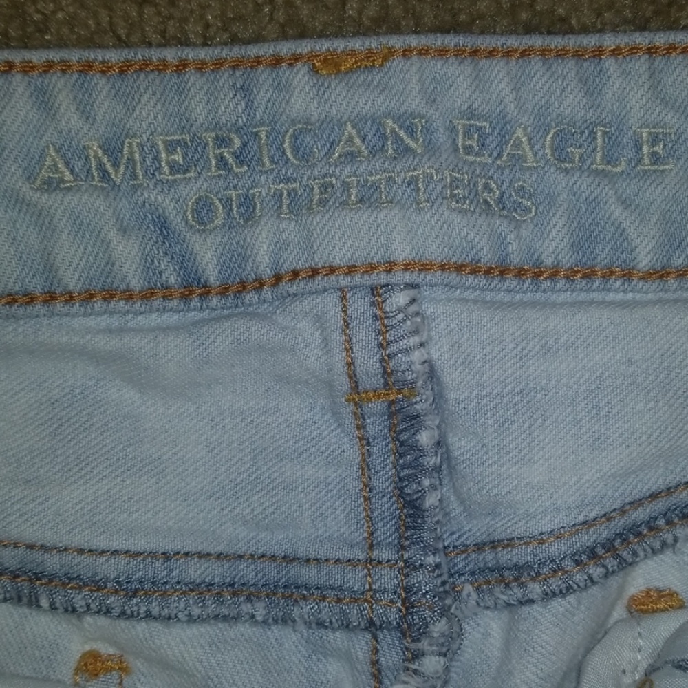 Light Washed, Ripped Jean's - Picture 4 of 7